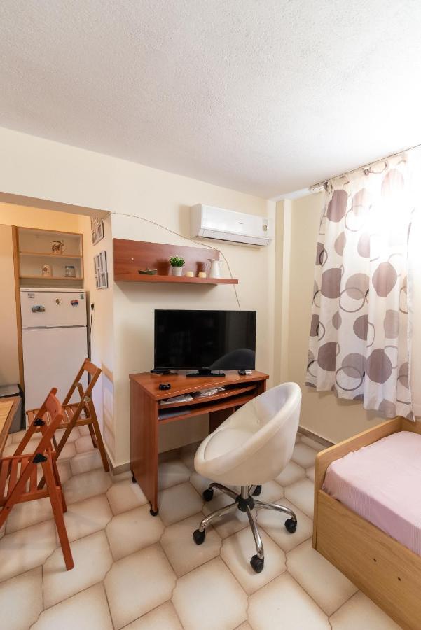 Pine Trees Apartment Preveza Exterior photo